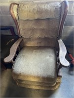 Vintage recliner w/green leather to reupholster