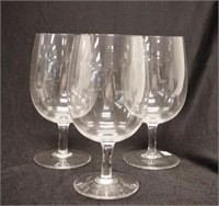 Set three large stemmed wine glasses