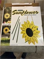 Sunflower birdfeeder