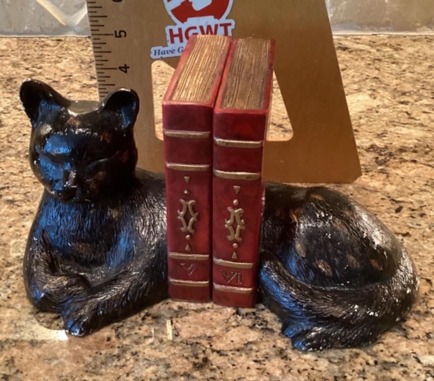 Cat bookends