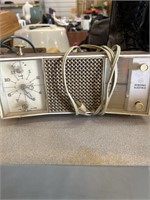 General Electric clock and radio- vintage