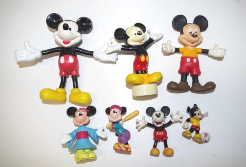 Quantity of bendable Mickey Mouse figures