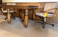 Robbins Table Co Table & Chairs