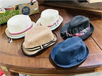 5 vintage style hats - good condition