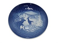 Porcelain "Christmas In The Woods" Plate A868