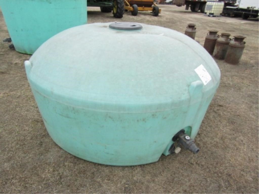 750 Gal. Poly Tank, Valve missing Handle