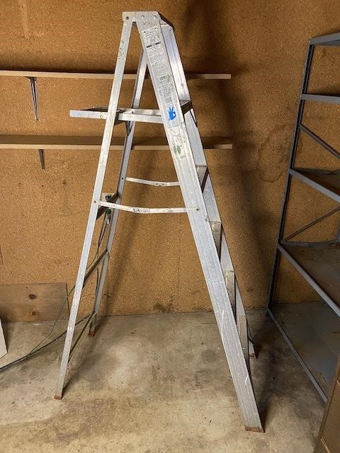 Warner 6' Aluminum Ladder, 200 LB. Cap.