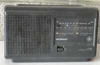 GE FM/AM 2-Band Portable Receiver