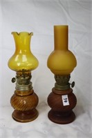 2 Amber glass patterned lights