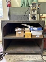 Metal workbench with 2 shelves