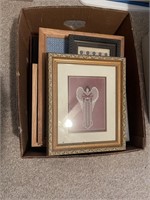 FRAMES AND WALL DECOR