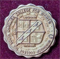 14K WINTHROP COLLEGE PIN