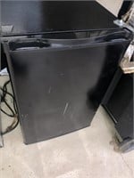 Counter Top Refrigerator (New ~ 27" Tall)