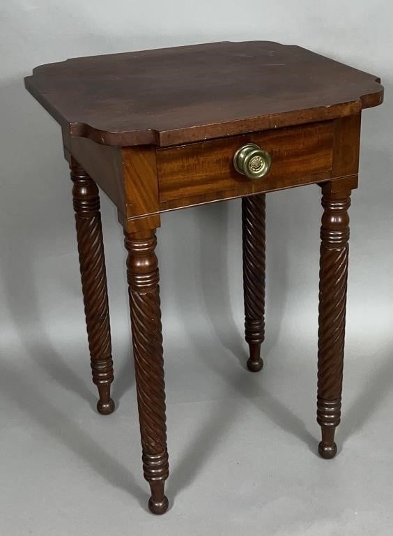 One drawer stand ca. 1825; in mahogany with a