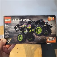 LEGO TECHNIC - PULL BACK - GRAVE DIGGER