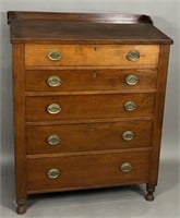 Chest of drawers with desktop ca. 1820; in cherry