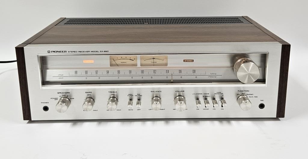 Vintage Pioneer SX-650 Stereo Receiver