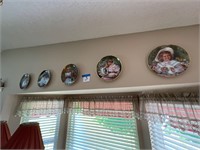Lot of 5 Decorative Plates w/ Wall Hanging