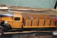 1/16 HIGHWAY 61 1946 GMC GRAIN TRUCK-NIB