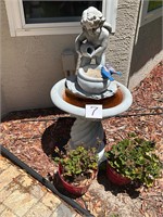 Outdoor Water Fountain Plaster with Plants
