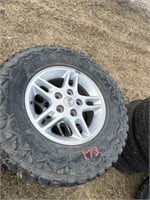 Early 2000’s Jeep Alloy rims with hankook dynapro