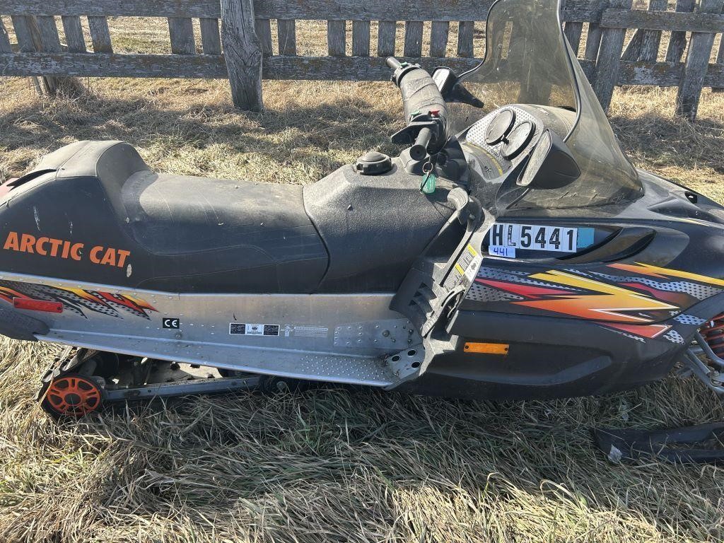 2003 Arctic Cat Z440 Fan Cooled with electric