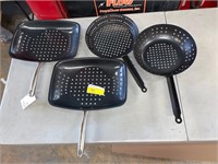 LOT OF 4 GRILL PANS