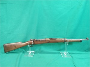 Spanish? Mauser 7x57 Mauser rifle, pay attention
