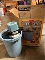 Electric 4 qt. Model 71 ice cream maker