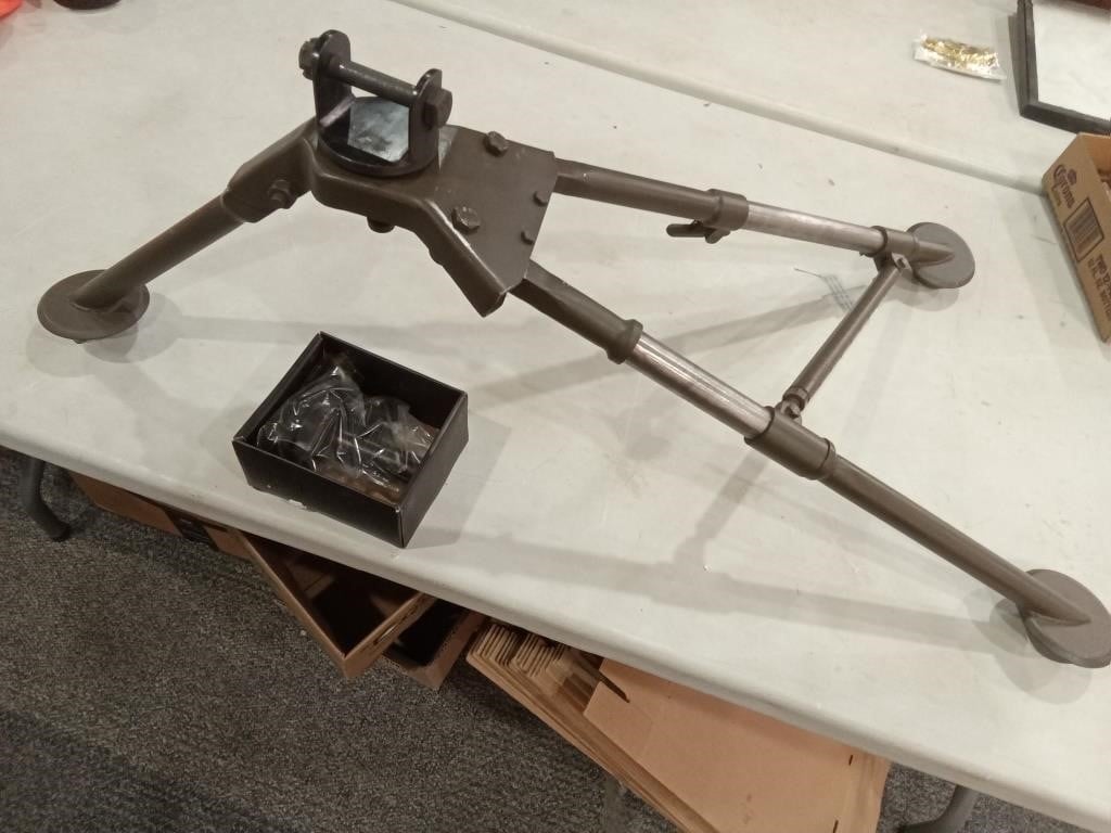 1919 tripod with new T&E mechanism. Good working