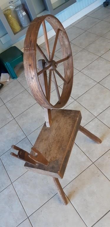 Antique Spinning Wheel - AS IS - Local pickup only