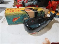 CRAGSTAN MECHANIC WHALE CHASING FISH TOY ORIG.BOX