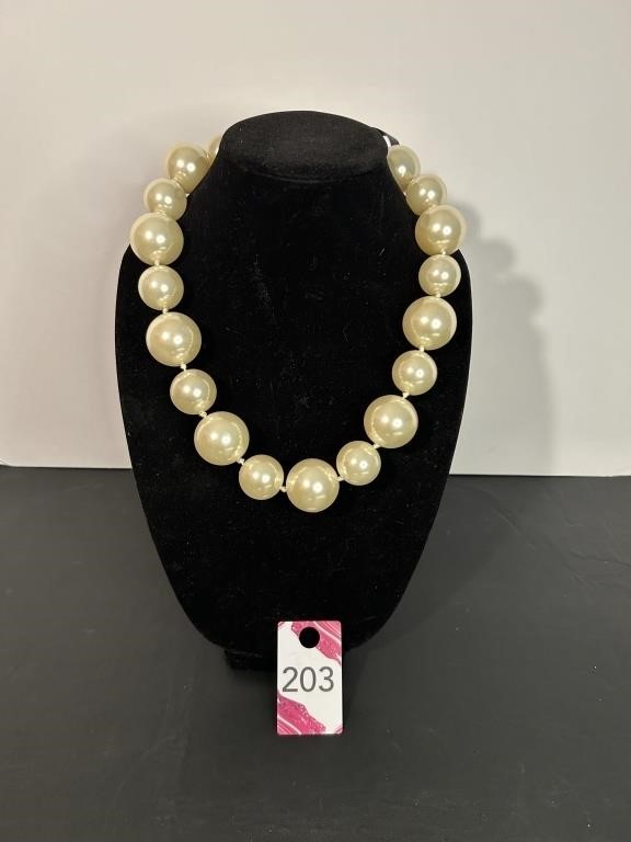 Costume Pearl Necklace With Ribbon Tie