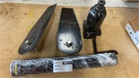 1 LOT CAR JACK (UNTESTED)./ 1-VEVOR REPLACEMENT