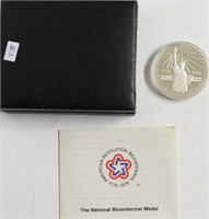 BICENTENNIAL MEDAL W BOX PAPERS