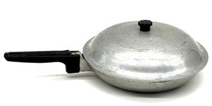 Wagner Ware 10” Aluminum Chef Skillet 4609-P with