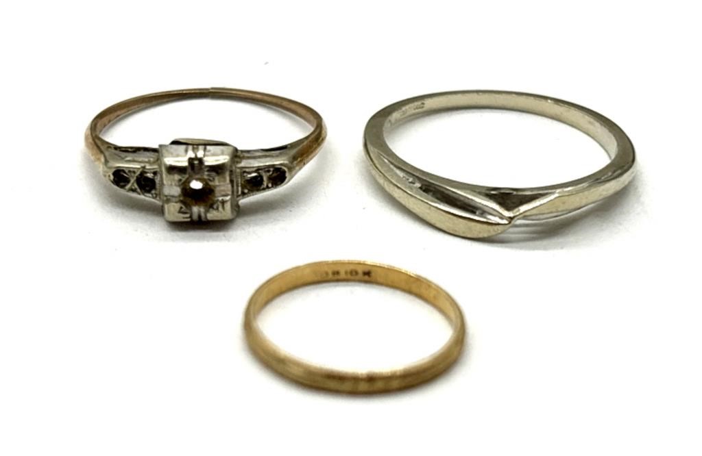 ‘10K,’ ‘14K,’ and Unmarked Rings Sizes 5, 6, and