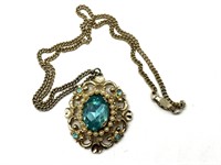 Vintage Necklace 15” Chain 1.5” Pendant