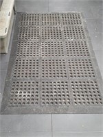 perforated rubber mats 36 x 60"