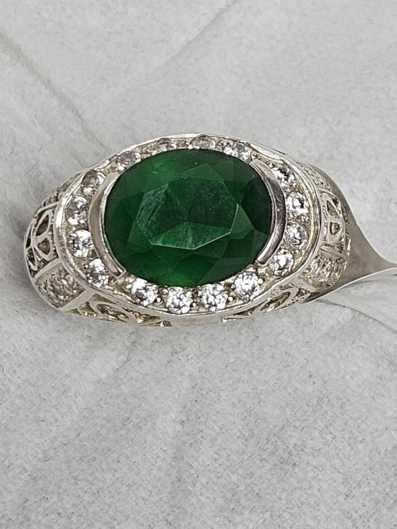 RING MARKED 925 SILVER GREEN STONE