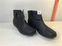 Sz 9 Womens Softstyle Boots