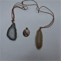 AGATE NECKLACES AND PENDANT