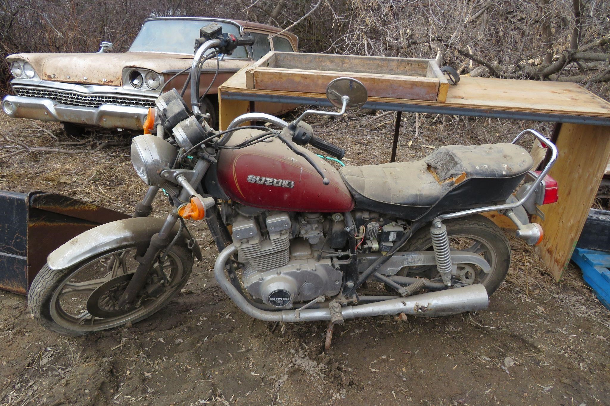 SUZUKI GS 400L MOTOR BIKE / CONDITION UNKNOWN