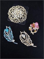 ~Costume Jewelry Brooches