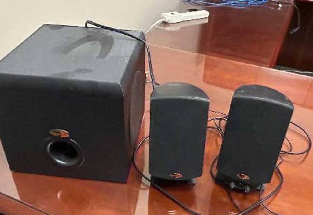 KLIPSCH SUBWOOFER & SPEAKERS