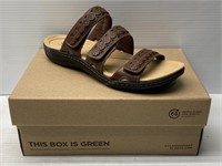 Sz 10 Ladies Clarks Sandals - NEW $90