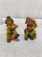 2 PACK OF DECORATIVE SCARECROW FIGURES, 5 IN