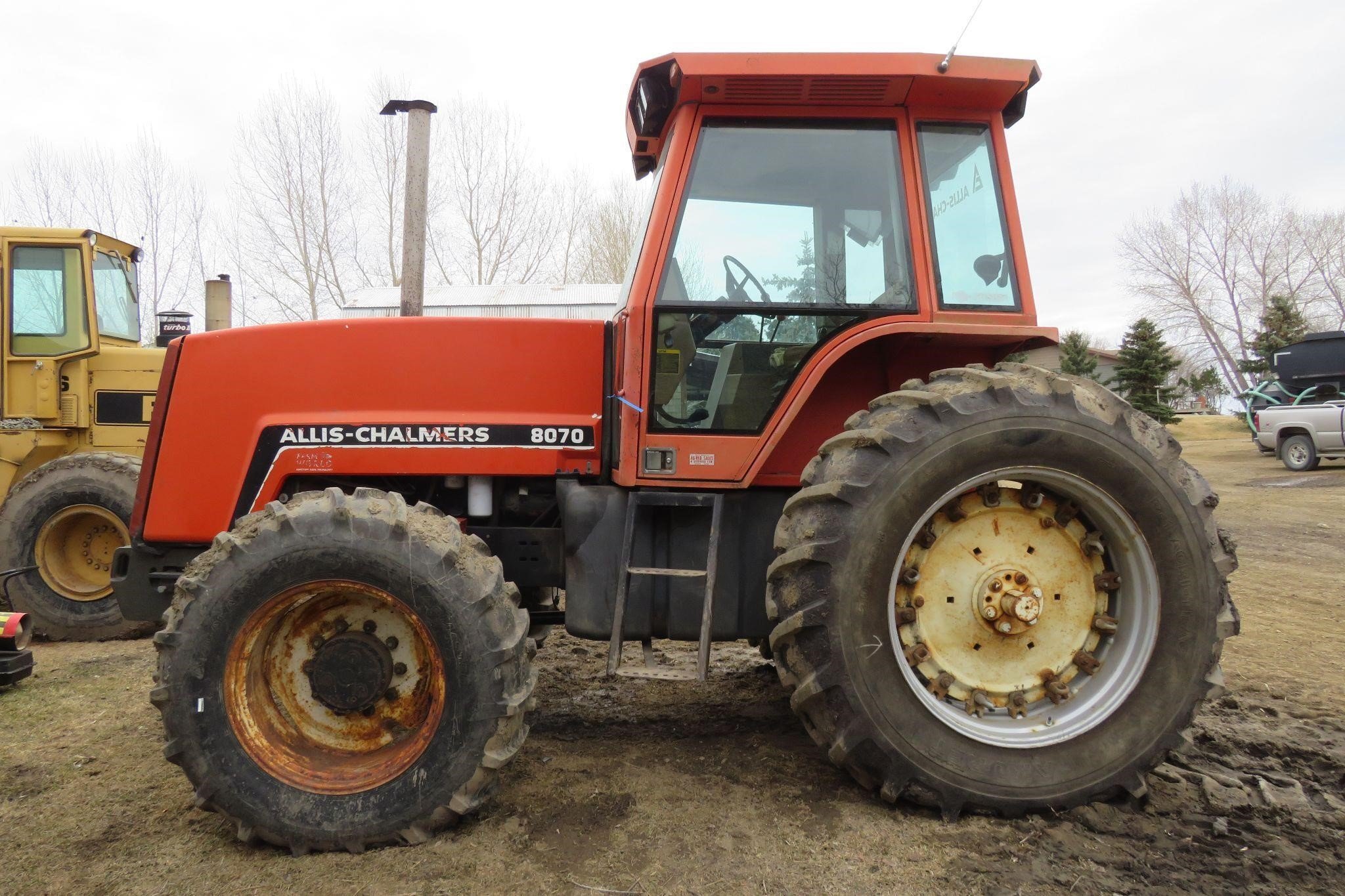 ALLIS CHALMERS 8070 POWERSHIFT TRACTOR