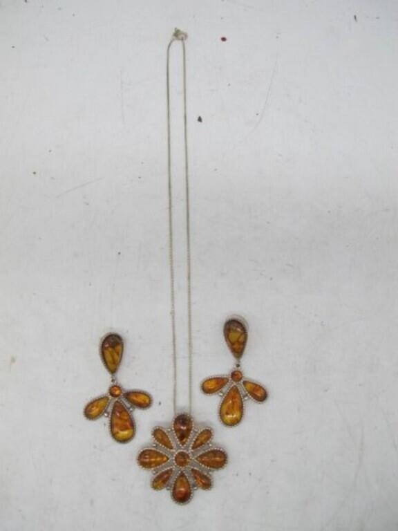 BALTIC AMBER NECKLACE WITH MATCHING EARRINGS