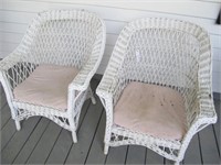 2 WHITE VINTAGE WICKER CHAIRS W/ CUSHIONS